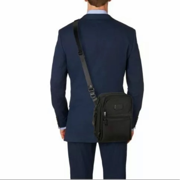 tumi alpha 2 messenger bag